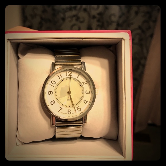 Silver Round Watch - Picture 1 of 1